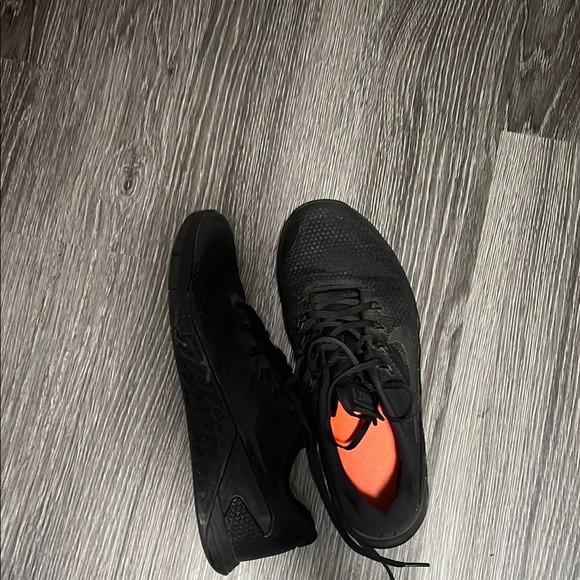 Nike Black Sneakers Modern Design Breathable - Picture 4 of 6